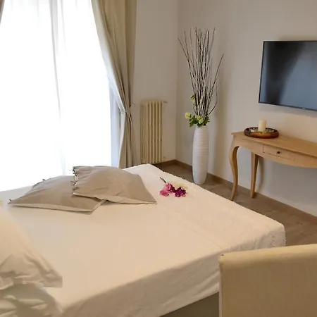Piccolo Borgo Antico Guest house