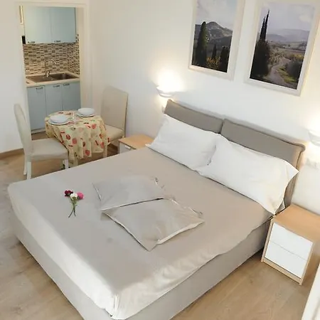Piccolo Borgo Antico Guest house 2*